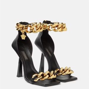 100% Authentic! Completely News! Versace Medusa Chain High Heels - 37.5